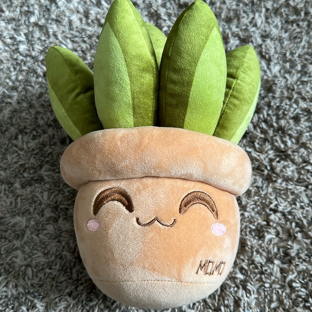 CORYXKENSHIN MOMO PLUSHIE!! YOUTOOZ , EXTREMELY RARE, 9 in PLUSHIE